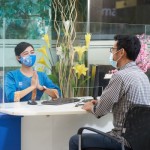 Ilustrasi - Karyawan dan nasabah PT BFI Finance Indonesia Tbk (BFIN). ANTARA/HO-BFI Finance.-1690443689