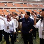 Ketum PSSI bersama sejumlah pejabat lainnya meninjau stadion JIS-1688474731