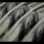 Uang kertas 100 dolar AS. REUTERS/Yuriko Nakao/pri.-1690525952