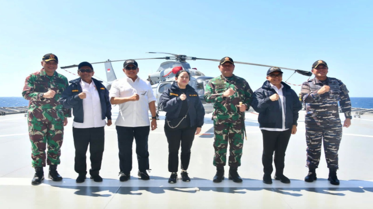 Ketua MPR RI Bambang Soesatyo bersama Panglima TNI Laksamana TNI Yudo Margono, Ketua DPR RI Puan Maharani, Menkopolhukam Mahfud MD, dan MenPan RB Azwar Anas, meninjau Latihan Gabungan TNI Tahun 2023/Dok MPR