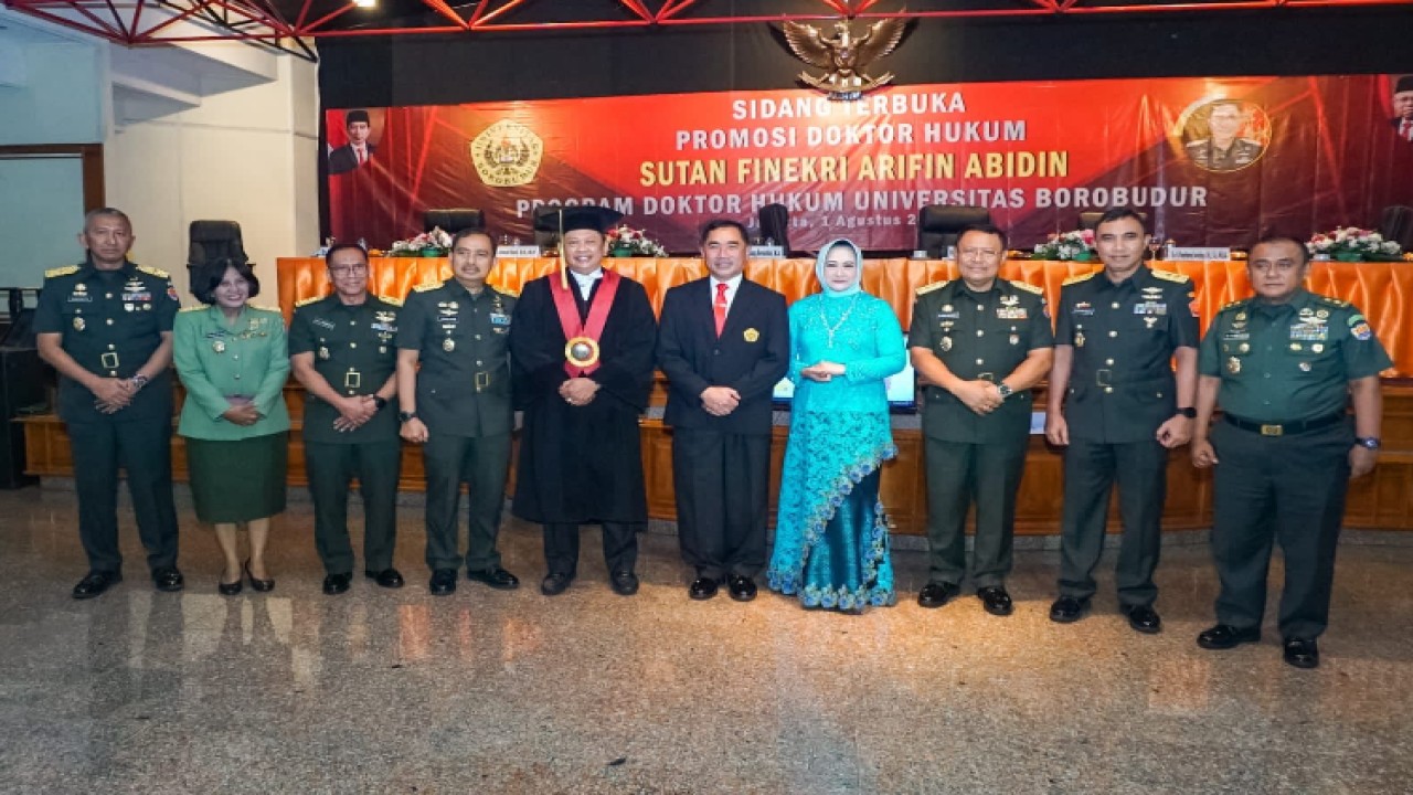 Ketua MPR RI Bambang Soesatyo usai menjadi penguji Sidang Terbuka Promosi Doktor Hukum Universitas Borobudur Mayjen TNI dr. Sutan Finekri Arifin Abidin, Jakarta/Dok MPR   