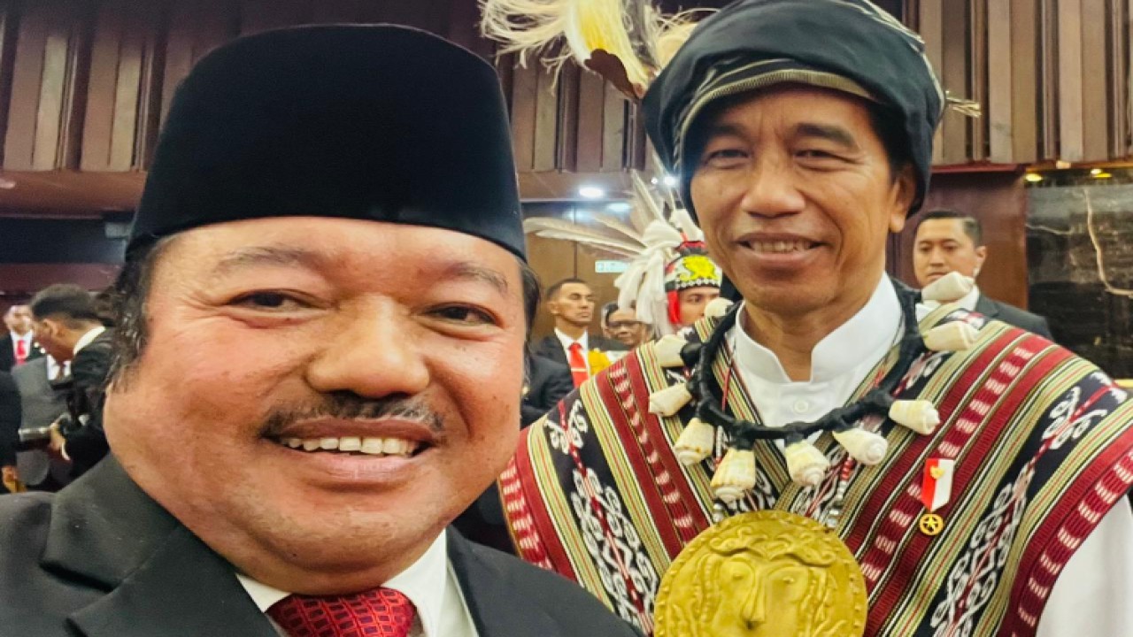 Ketua Fraksi Partai Golkar MPR RI Idris Laena bersama Presiden Joko Widodo di Sidang Tahunan MPR RI dan Sidang Bersama MPR-DPR dan DPD/Dok MPR