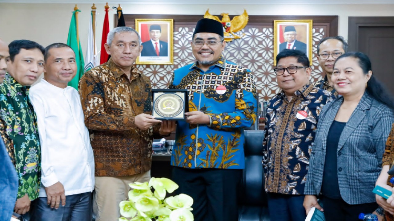 Wakil Ketua MPR azilul Fawaid menerima Pengurus Badan Musyawarah Antar Gereja Lembaga Keagamaan Kristen Indonesia (BAMAG LKK)/Dok MPR