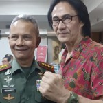 Letjen TNI Richard Tampubolon (kiri) bersama mantan taekwondoin nasional dan Olympian Lamting-1692888793