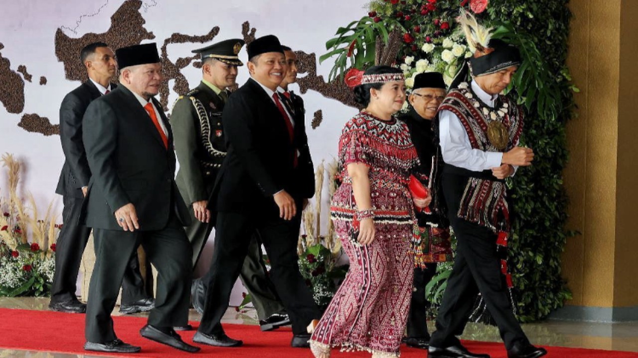 Ketua MPR RI Bambang Soesatyo bersama Ketua DPR Puan Maharani dan Ketua DPD RI AA Lanyalla Mahmud Mattalitti mendampingi Presiden RI Joko Widodo dan Wapres RI Ma'ruf Amin/Dok MPR