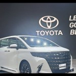 Toyota Alphard Hybrid-1691656451