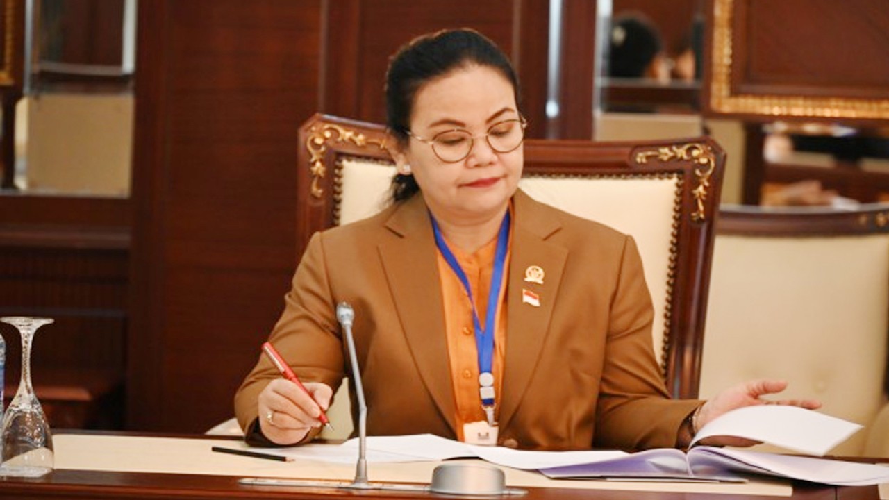 Anggota BKSAP DPR RI Agustina Wilujeng Pramestuti saat mengikuti sidang Majelis Parlemen Asia atau Asian Parliamentary Assembly (APA) di Baku, Azerbaijan. Foto: Eko/nr