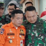 Gubernur Jambi Al Haris saat borsama Kasad Jenderal TNI Dudung Abdurachman. (ANTARA/HO-Diskominfo Jambi)-1694145869
