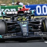 Pembalap Mercedes Lewis Hamilton di trek balap Hungaroring, Budapest, pada 22 Juli 2023 (ANTARA/AFP/ATTILA KISBENEDEK.)-1695094344