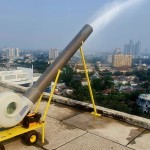 Penggunaan "water mist generator" di Kantor Pusat PLN dalam rangka menekan polusi udara. (ANTARA/HO-PLN)-1695007362