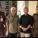 Penyidik limpahkan dua tersangka korupsi tambang pasir besi ke JPU-1693990162