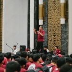 Rektor INSTIKI I Dewa Made Krishna saat mengisi acara PKKMB di Denpasar, Selasa (12/9/2023). ANTARA/Ho-INSTIKI-1694501291