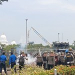 Unjuk rasa di depan kantor BP Batam yang ricuh (ANTARA/Yude)-1694416595