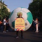 Arak-arakan "Trophy Experience" Piala Dunia U-17 ramaikan Surabaya-1698554462