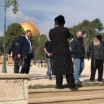 Arsip - Pemukim yang didukung polisi Israel menyerbu kompleks Al-Aqsa untuk memperingati hari libur Yahudi, Sukkot (Anadolu Agency)-1696483348