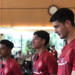 Bek timnas Indonesia Elkan Baggot (kiri) saat ditemui di Jakarta, Senin (9/10/2023). (ANTARA/Zaro Ezza Syachniar)-1696854272