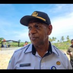 Direktur RSUD Provinsi Papua Barat dr Arnoldus Tiniap saat diwawancara awak media di Manokwari, Kamis. (ANTARA/Fransiskus Salu Weking)-1698309282