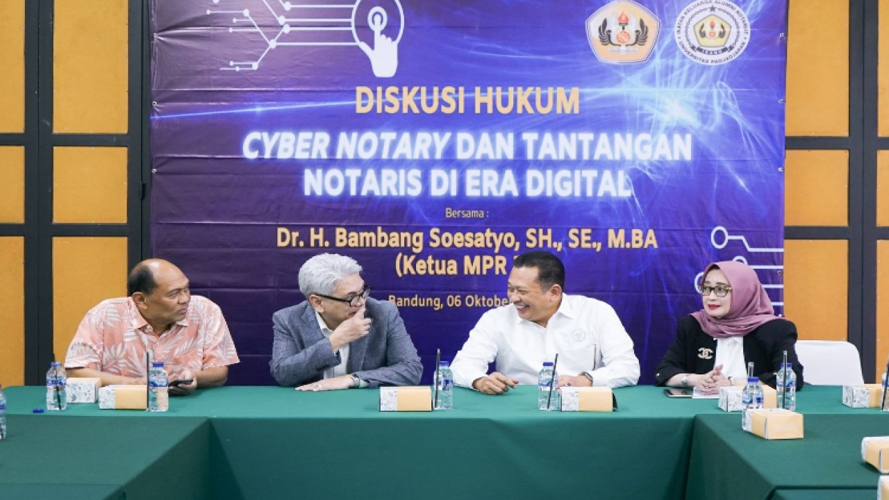 Ketua MPR RI Bambang Soesatyo menjadi pembicara Diskusi Hukum 'Cyber Notary dan Tantangan Notaris di Era Digital' di Fakultas Hukum Universitas Padjajaran Bandung/Dok MPR 