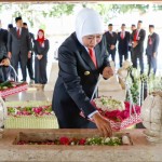 Gubernur Jawa Timur berziarah ke makam Bung Karno-1697010568