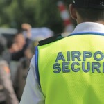 Ilustrasi personel keamanan bandara. ANTARA/HO-Angkasa Pura I-1696491325