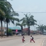 Jarak pandang pengendara di Kota Palembang mulai membaik karena kabut asap mulai hilang, Jumat (20/10/2023). (Antara/M Imam Pramana)-1697777596