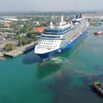 Kapal pesiar Celebrity Solstice sandar di Pelabuhan Benoa, Denpasar, Senin (30/10/2023). ANTARA/HO-Pelindo Regional III Benoa Denpasar-1698658802