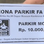 Karcis parkir oleh juru parkir ilegal di kawasan Jalan Asia Afrika, Kota Bandung, Jawa Barat, Minggu (1/10/2023). (ANTARA/Instagram/@cityofbdg)-1696322203