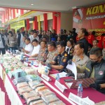 Konferensi pers pengungkapan kasus sabu di Polresta Barelang (ANTARA/Yude)-1696322087