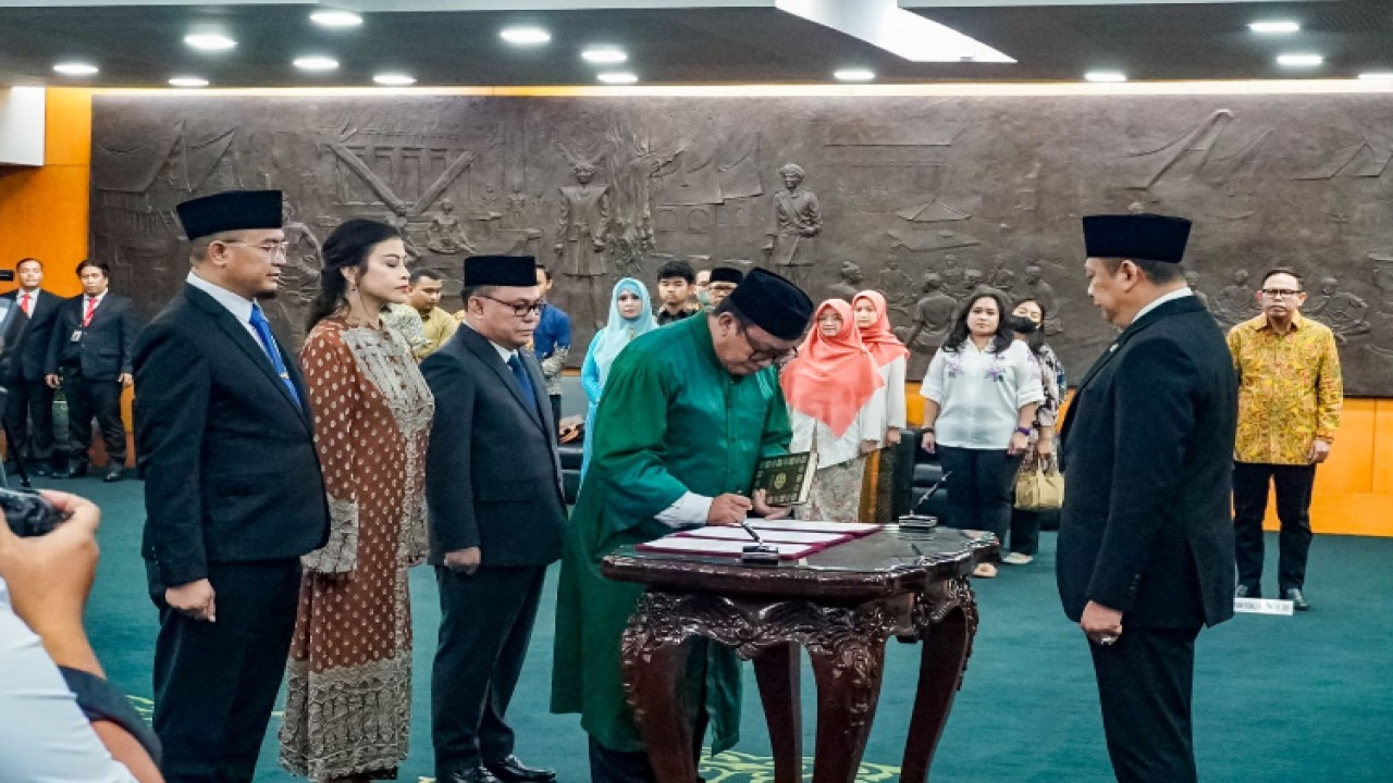 Ketua MPR RI sekaligus Bambang Soesatyo dalam pelantikan anggota MPR RI Pergantian Antar Waktu, di MPR RI, Jakarta/Dok MPR 