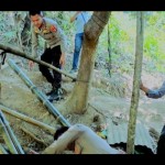 Personel Kepolisian saat membongkar peralatan dan tempat produksi minuman beralkohol. (ANTARA/HO- Zulkifli Polimengo)-1696402155