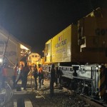 Petugas lanjutkan upaya evakuasi sarana kereta di lokasi kecelakaan-1697604481