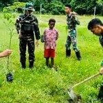 Satgas Pamtas RI-PNG sosialisasi penghijauan bagi siswa SD YPPK Keerom-1697441812