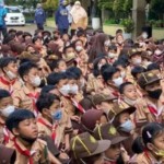 Sejumlah murid berkumpul di halaman sekolah untuk mengikuti sebuah kegiatan di Jakarta, Jumat (26/5/2023). ANTARA/Luthfia Miranda Putri-1697007401