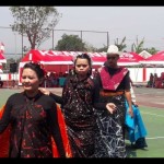 Sejumlah penerima manfaat di Sentra Terpadu Kartini Kementerian Sosial Temanggung melakukan peragaan busana. ANTARA/Heru Suyitno-1697775677