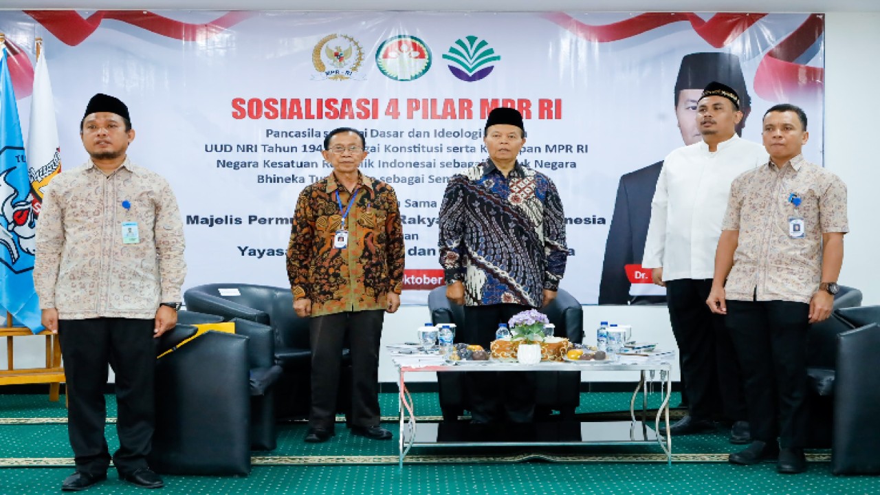 Wakil Ketua MPR Hidayat Nur Wahid dalam Sosialisasi Empat Pilar MPR RI, dihadapan siswa-siswi dan para pengajar  SMA Bhakti Idhata, Cilandak Jakarta Selatan/Dok MPR