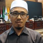 Wakil Ketua DPRD Provinsi Sumbar Irsyad Syafar saat diwawancarai di Padang, Senin, (9/10/2023). ANTARA/Muhammad Zulfikar.-1696835110