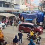 Aktivitas pasar di kawasan 16 Ilir Palembang. (ANTARA/Yudi Abdullah)-1699270444