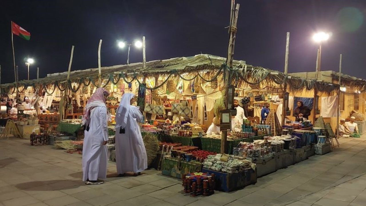 Bazar pernak-pernik khas Qatar di Katara Cultural Village, Doha, Qatar, Selasa (28/11/2023). (ANTARA/Fitra Ashari)