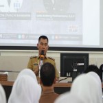 Bupati Gunungkidul Sunaryanta memberikan sosialisasi TPPO kepada pelajar di Saptosari. (ANTARA/HO-Humas Pemkab Gunungkidul)-1700464620