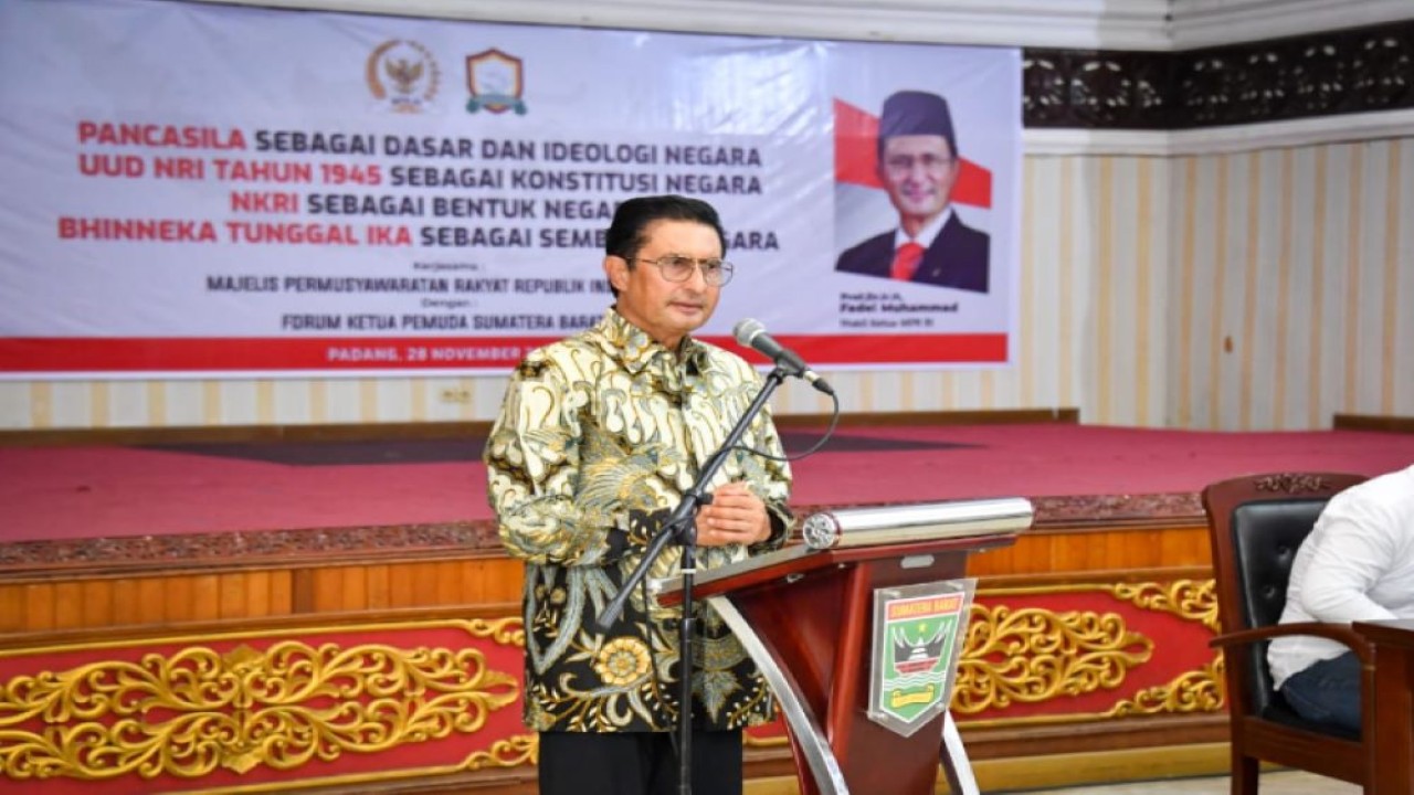 Wakil Ketua MPR Prof. Dr. Ir. H. Fadel Muhammad, Anggota MPR/DPD H