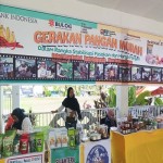 Gerakan pangan murah yang digelar Dinas Ketahanan Pangan Provinsi Sulbar. (ANTARA/Amirullah)-1700045920