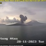 Gunung Anak Krakatau meletus luncurkan abu setinggi 1.000 meter-1701144812