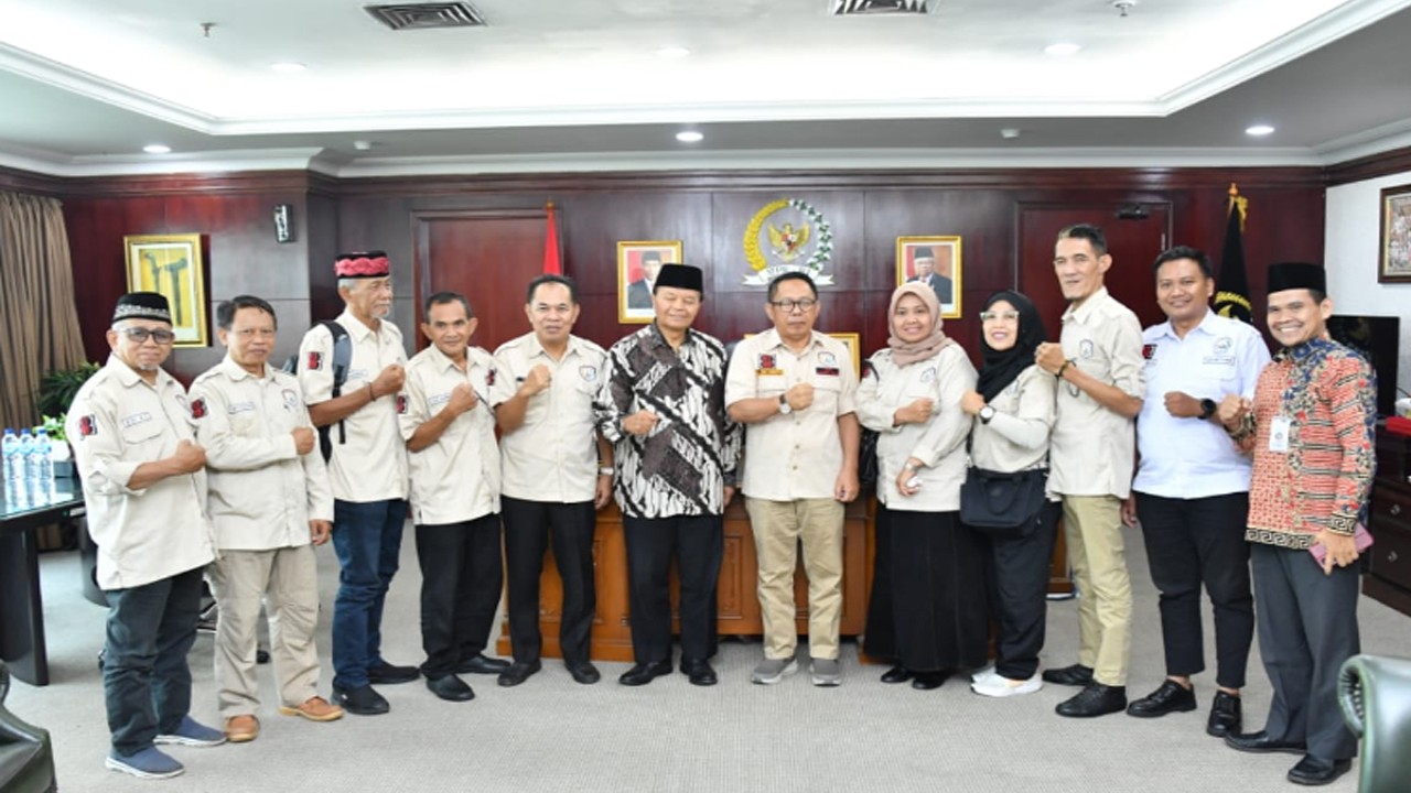 Wakil Ketua MPR Dr. H.M. Hidayat Nur Wahid, Lc, MA