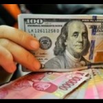 Ilustrasi - Lembaran mata uang rupiah dan dolar AS. (ANTARA FOTO/Puspa Perwitasari/aa)-1700118235