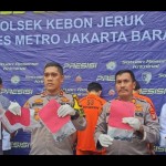 Jumpa pers pengungkapan komplotan pencuri motor di Jakarta Barat oleh Polsek Kebon Jeruk, Senin (20/11/2023). ANTARA/Risky Syukur-1700469232
