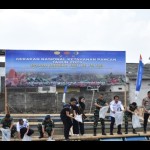 Lanal Palembang tebar empat ribu ekor benih lele dan nila merah-1698909676