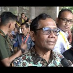 Mahfud Md: Rakyat tetap awasi Anwar Usman meski jadi hakim konstitusi-1699427232