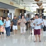 Pelintas batas saat hendak melintas ke Timor Leste di PLBN Mota Ain. ANTARA/Ho-Humas Kanwil Kemenkumham NTT.-1700214524