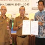 Pemkab Tapin Kalsel serahkan dana hibah Pilkada Rp29 miliar kepada KPU-1699341426