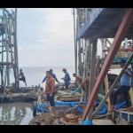 Penertiban aktivitas tambang liar bijih tinah di Pantai Belolaut Mentok. (ANTARA/HO-Humas Polres Bangka Barat)-1700041260